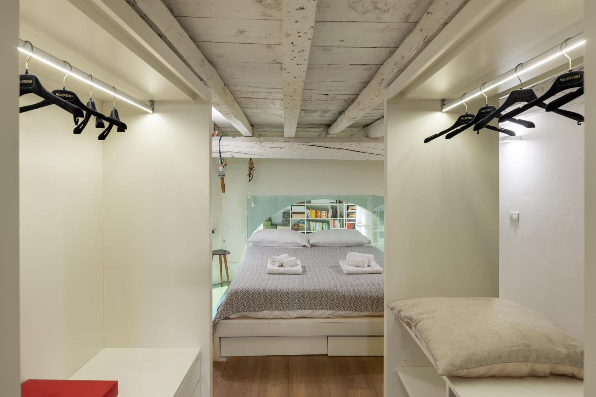 Luxury Duplex Flat With Sauna Few Steps From Duomo * Milán